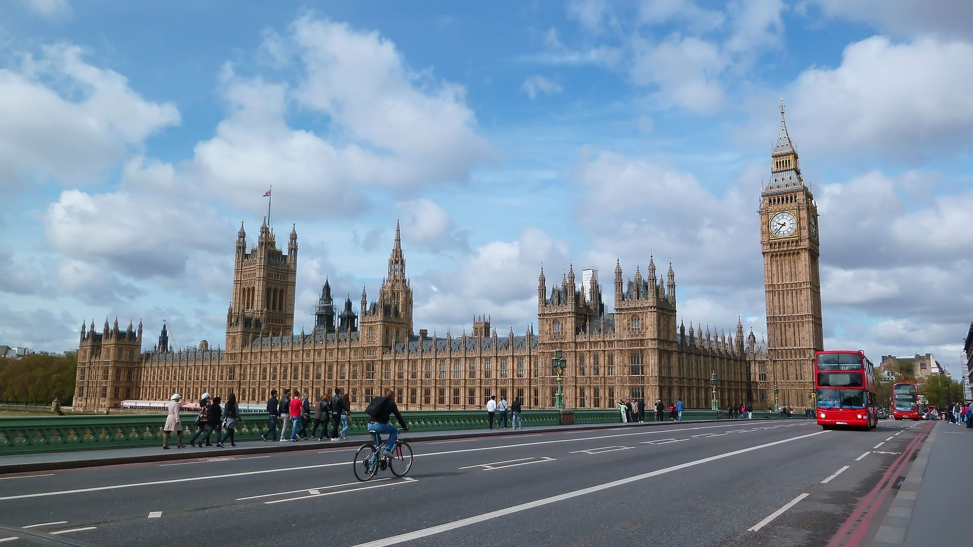 image of cycling in london